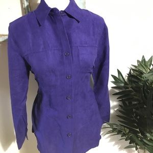 🦋NWT velvet Button down shirt